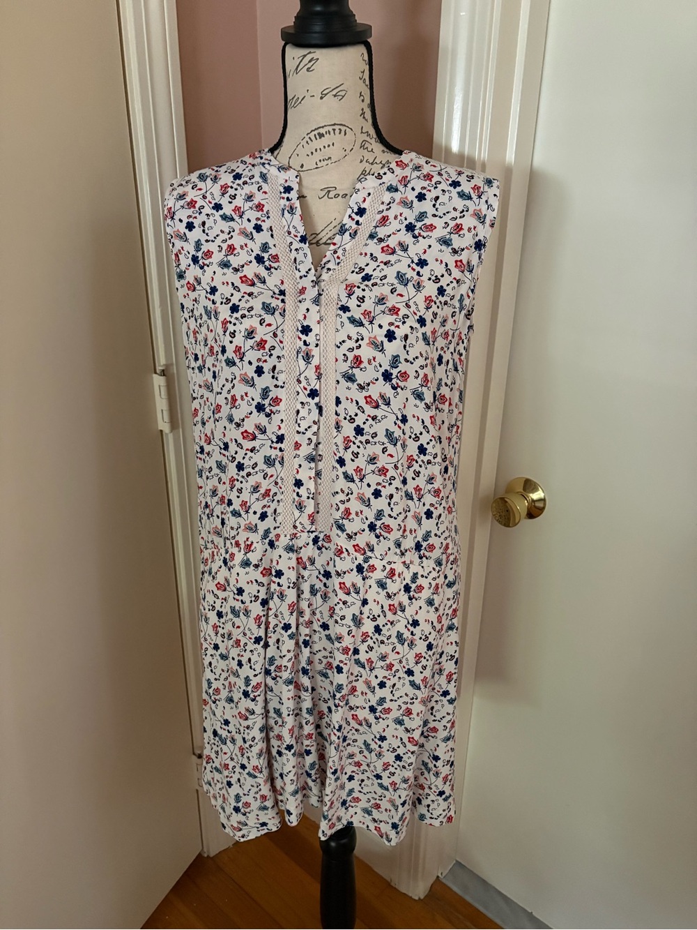 Comptoir Des Cotonniers Cream Floral V-Neck Blouse with Crochet Trim